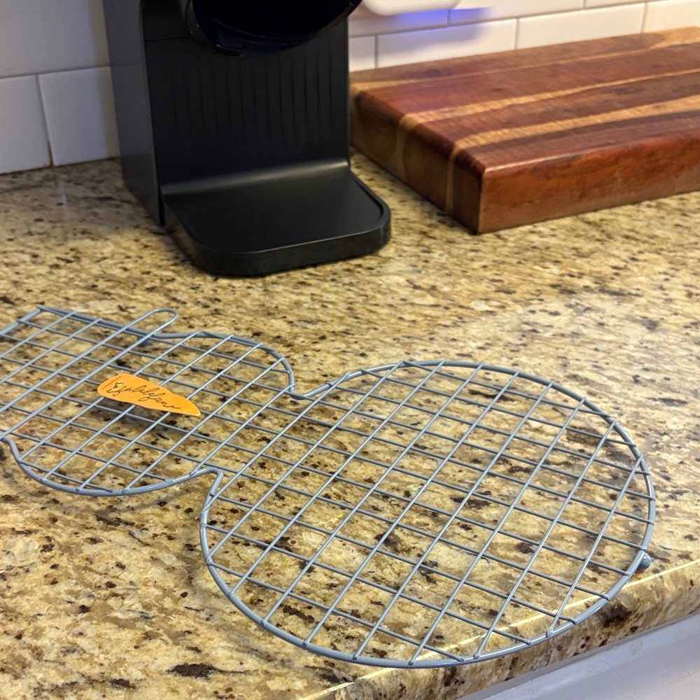 Gray Metal Cooling Rack for Home Kitchen